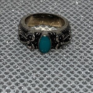 Vintage Silver-Tone Floral Ring with Teal Stone